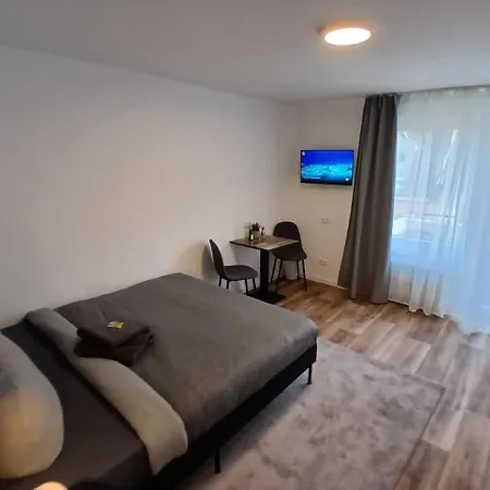 Hostal Hub 17 - Mit Balkon