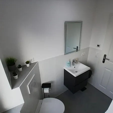 Hub 17 - Mit Balkon Hostal