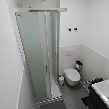 Hub 17 - Mit Balkon Hostal