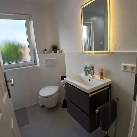 Hostal Hub 17 - Mit Balkon *